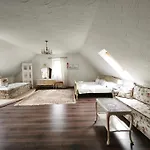 Lesence Major Bed & Breakfast Lesencetomaj