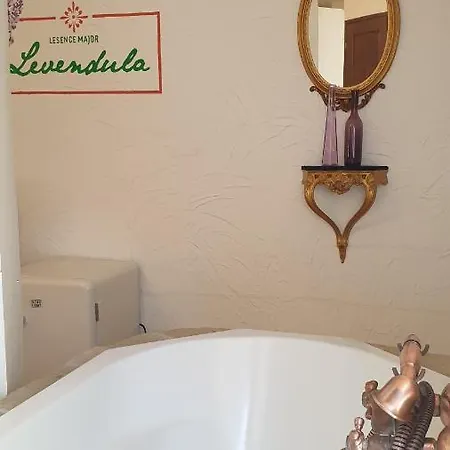 Lesence Major 4* Lesencetomaj