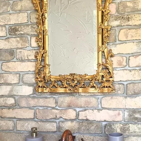 Lesence Major Bed & Breakfast 4*