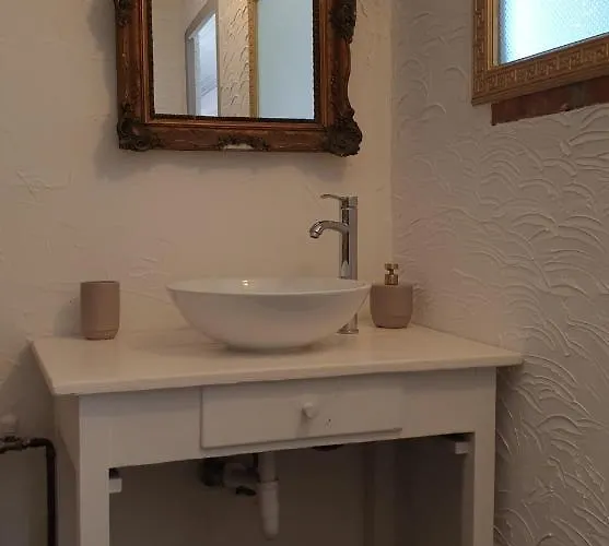 Lesence Major Bed & Breakfast Lesencetomaj