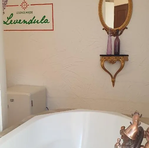 Lesence Major 4* Lesencetomaj