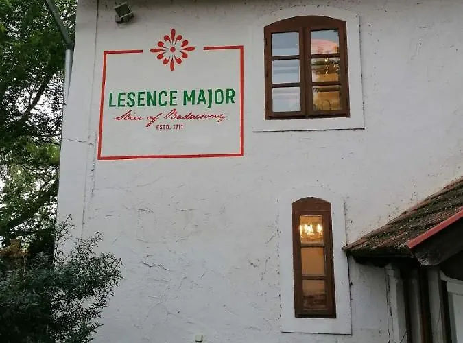 Lesence Major