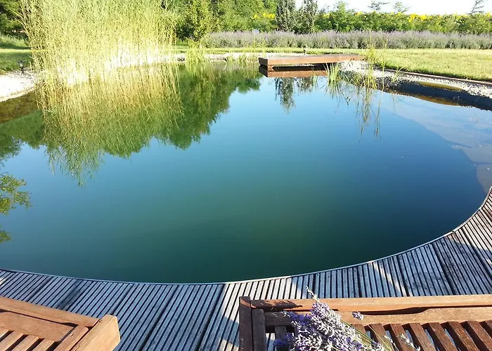 Lesence Major Bed & Breakfast Lesencetomaj